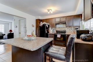 523 Rossland Rd E, Ajax, ON L1Z 0K8, Canada, ,  