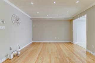 1319 Inuit Trail, Mississauga, ON L5N 7R4, Canada, ,  