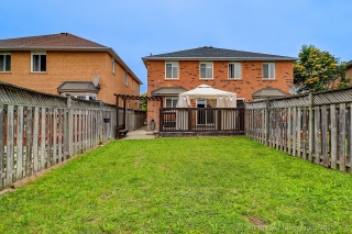 1319 Inuit Trail, Mississauga, ON L5N 7R4, Canada, ,  