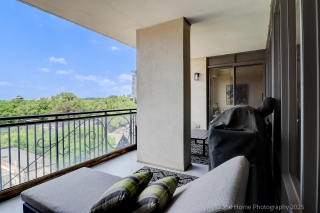 Unit 803-99 Avenue Rd, Toronto, ON M5R 2G5, Canada, ,  