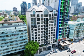 Unit 803-99 Avenue Rd, Toronto, ON M5R 2G5, Canada, ,  