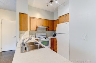 Unit 825-231 Fort York Blvd, Toronto, ON M5V 1B2, Canada, ,  