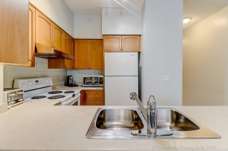Unit 825-231 Fort York Blvd, Toronto, ON M5V 1B2, Canada, ,  