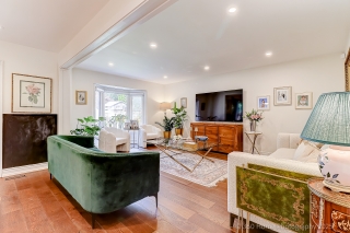 22 Chip Ct, Richmond Hill, ON L4C 9G4, Canada, ,  