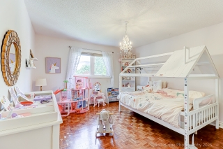 22 Chip Ct, Richmond Hill, ON L4C 9G4, Canada, ,  
