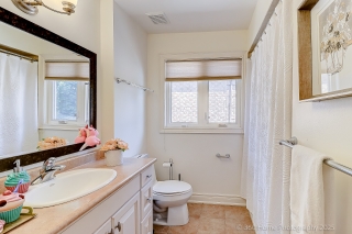 22 Chip Ct, Richmond Hill, ON L4C 9G4, Canada, ,  