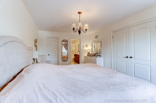 22 Chip Ct, Richmond Hill, ON L4C 9G4, Canada, ,  