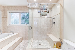 22 Chip Ct, Richmond Hill, ON L4C 9G4, Canada, ,  