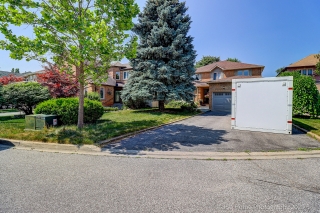 22 Chip Ct, Richmond Hill, ON L4C 9G4, Canada, ,  