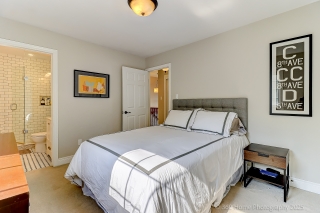 Unit 4-215 16th Ave, Richmond Hill, ON L4C 0T8, Canada, ,  