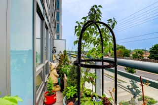 Unit 212-7890 Bathurst St, Vaughan, ON L4J 0J8, Canada, ,  