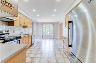 286 Seneca Ave, Oshawa, ON L1G 3V8, Canada, ,  