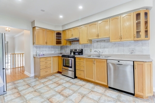 286 Seneca Ave, Oshawa, ON L1G 3V8, Canada, ,  