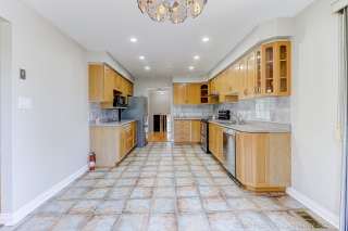 286 Seneca Ave, Oshawa, ON L1G 3V8, Canada, ,  