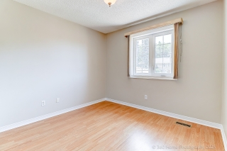 286 Seneca Ave, Oshawa, ON L1G 3V8, Canada, ,  