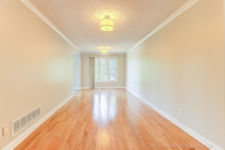 286 Seneca Ave, Oshawa, ON L1G 3V8, Canada, ,  