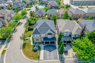 4 Hellyer Ave, Brampton, ON L6Y 0M3, Canada, ,  