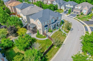 4 Hellyer Ave, Brampton, ON L6Y 0M3, Canada, ,  