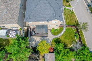 4 Hellyer Ave, Brampton, ON L6Y 0M3, Canada, ,  