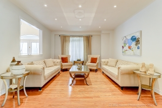 4 Hellyer Ave, Brampton, ON L6Y 0M3, Canada, ,  