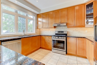 4 Hellyer Ave, Brampton, ON L6Y 0M3, Canada, ,  