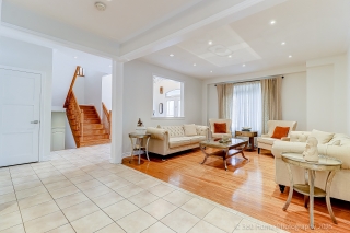 4 Hellyer Ave, Brampton, ON L6Y 0M3, Canada, ,  