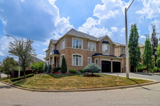 4 Hellyer Ave, Brampton, ON L6Y 0M3, Canada, ,  