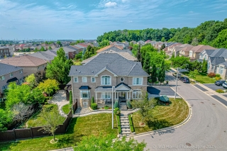 4 Hellyer Ave, Brampton, ON L6Y 0M3, Canada, ,  