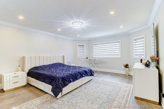 1016 Red Pine Crescent, Mississauga, ON L5H 4E8, Canada, ,  