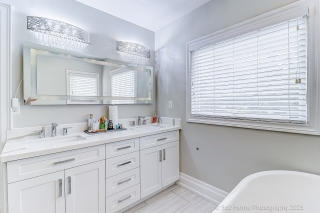 1016 Red Pine Crescent, Mississauga, ON L5H 4E8, Canada, ,  