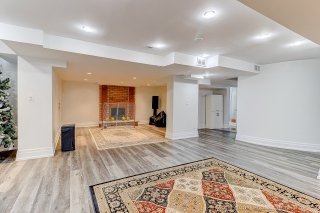 1016 Red Pine Crescent, Mississauga, ON L5H 4E8, Canada, ,  