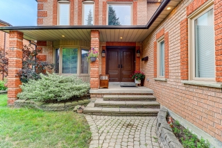 1016 Red Pine Crescent, Mississauga, ON L5H 4E8, Canada, ,  