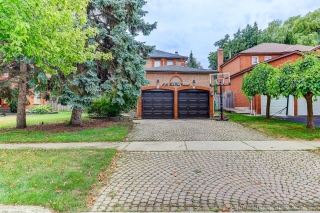 1016 Red Pine Crescent, Mississauga, ON L5H 4E8, Canada, ,  