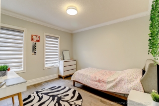 1016 Red Pine Crescent, Mississauga, ON L5H 4E8, Canada, ,  