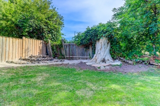 1611 Charles St, Whitby, ON L1N 1C1, Canada, ,  