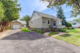 1611 Charles St, Whitby, ON L1N 1C1, Canada, ,  