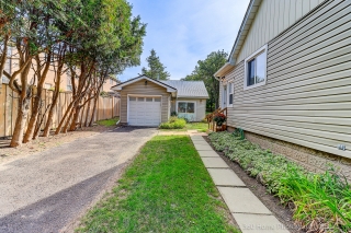 1611 Charles St, Whitby, ON L1N 1C1, Canada, ,  