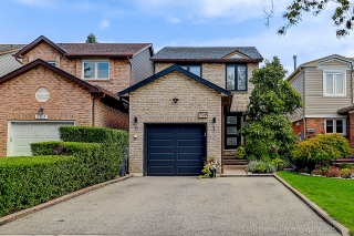 709 Greycedar Crescent, Mississauga, ON L4W 3J4, Canada, ,  