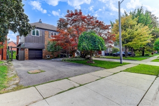 123 Queens Dr, Toronto, ON M9N 2H5, Canada, ,  