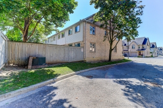 Unit 17-1292 Sherwood Mills Blvd, Mississauga, ON L5V 2G8, Canada, ,  