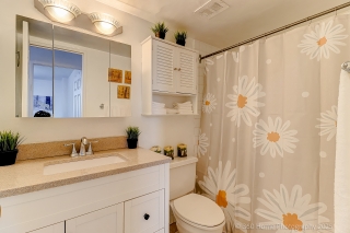 Unit 1709-60 Pavane Linkway, North York, ON M3C 1A2, Canada, ,  