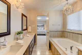 18 Northglen Blvd, Bowmanville, ON L1C 3K2, Canada, ,  