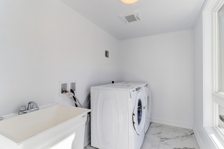 16 Bancroft Ln, Richmond Hill, ON L4E 3M2, Canada, ,  