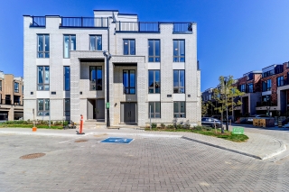 16 Bancroft Ln, Richmond Hill, ON L4E 3M2, Canada, ,  