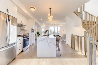 31 Bancroft Ln, Richmond Hill, ON L4E 3M2, Canada, ,  