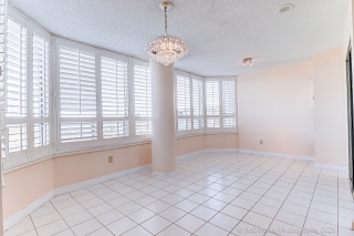 Unit 1603-7 Townsgate Dr, Vaughan, ON L4J 7Z9, Canada, ,  