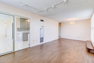 Unit 1603-7 Townsgate Dr, Vaughan, ON L4J 7Z9, Canada, ,  