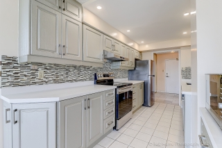 Unit 1603-7 Townsgate Dr, Vaughan, ON L4J 7Z9, Canada, ,  