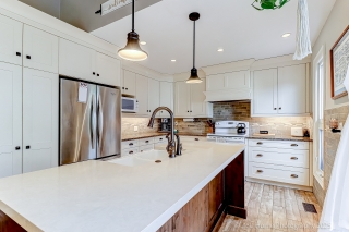 2263 25th Side Rd, Innisfil Beach, ON L9S 2C5, Canada, ,  