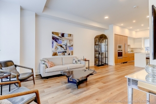 119 High St W, Mississauga, ON L5H 1K4, Canada, ,  